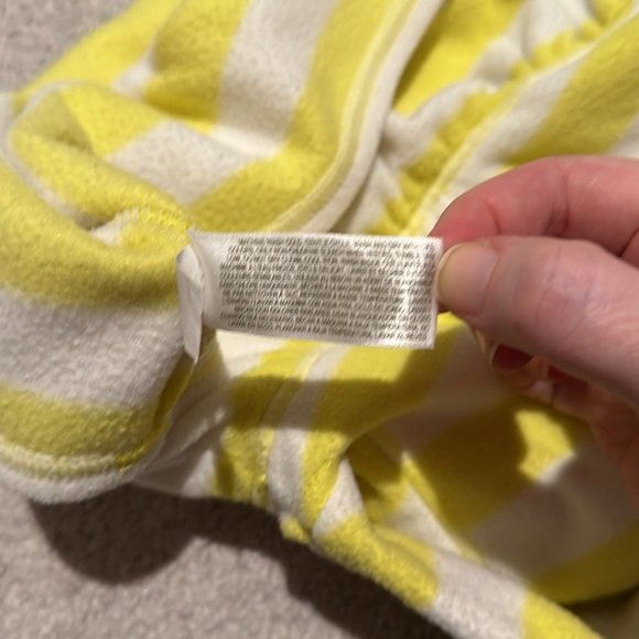 Old navy toddler fleece pullover - Picture 5 of 6